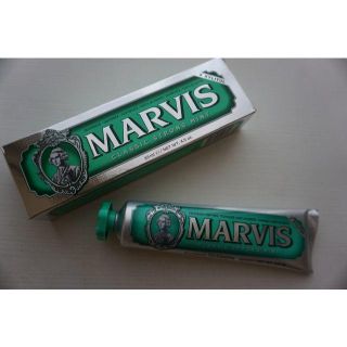 マービス(MARVIS)の新品☆マービス MARVIS 歯磨き粉 85ml ストロングミント(歯磨き粉)