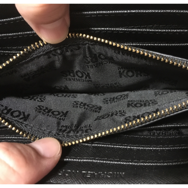 Michael Kors(マイケルコース)のMICHAEL KORS 財布👛 レディースのファッション小物(財布)の商品写真