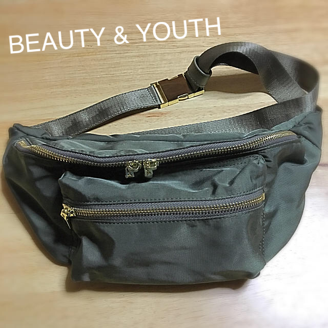 BEAUTY&YOUTH UNITED ARROWS(ビューティアンドユースユナイテッドアローズ)のBEAUTY & YOUTH ボディバッグ オリーブ レディースのバッグ(ボディバッグ/ウエストポーチ)の商品写真