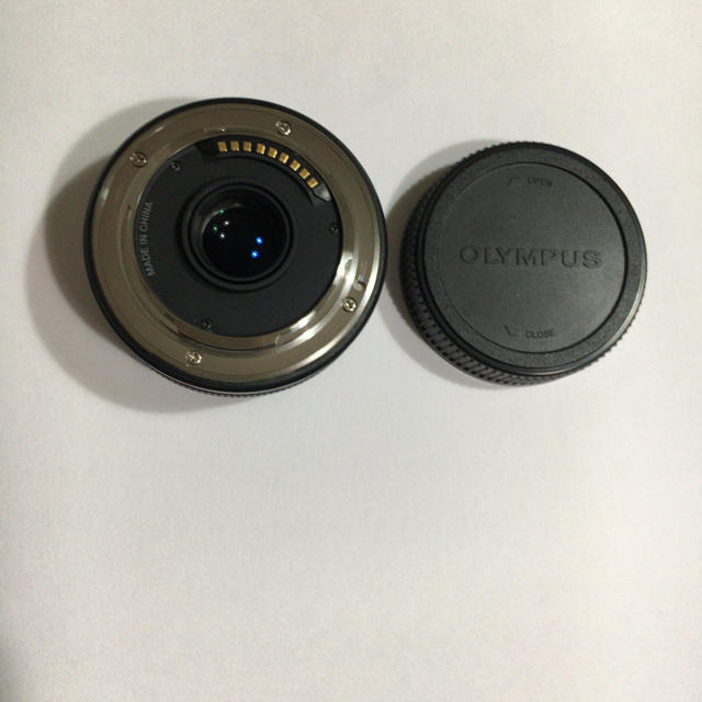 OLYMPUS(オリンパス)のOLYMPUS 標準パンケーキレンズ ZUIKODIGITAL25mm F2.8 スマホ/家電/カメラのカメラ(レンズ(単焦点))の商品写真