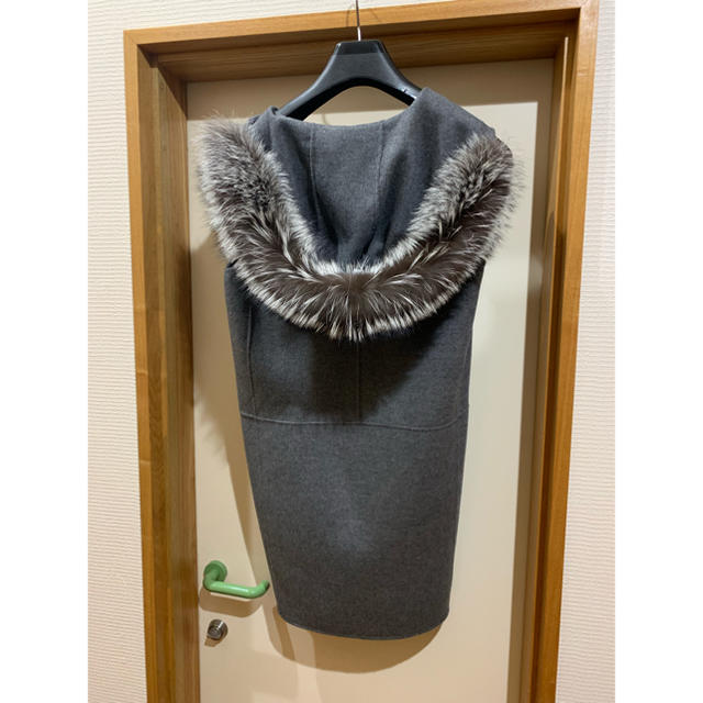 Max Mara(マックスマーラ)のMax Mara マックスマーラ ベストコート レディースのジャケット/アウター(毛皮/ファーコート)の商品写真