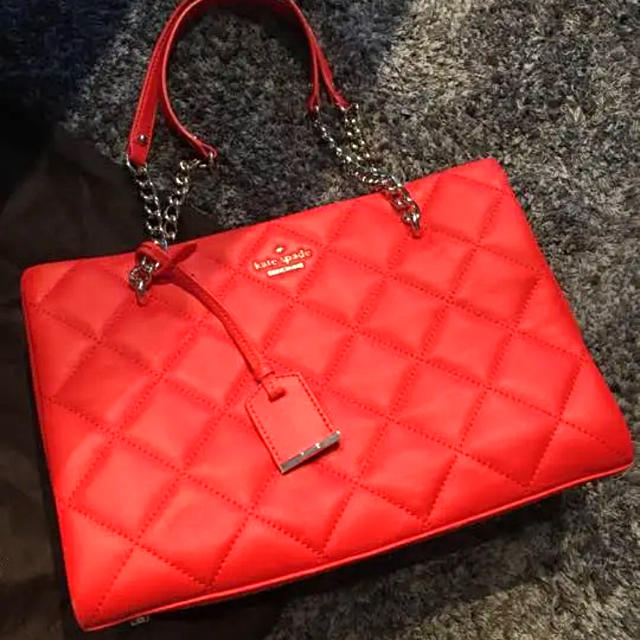 kate spade new york(ケイトスペードニューヨーク)のkate spade キルティング風レザーバッグ レディースのバッグ(ハンドバッグ)の商品写真