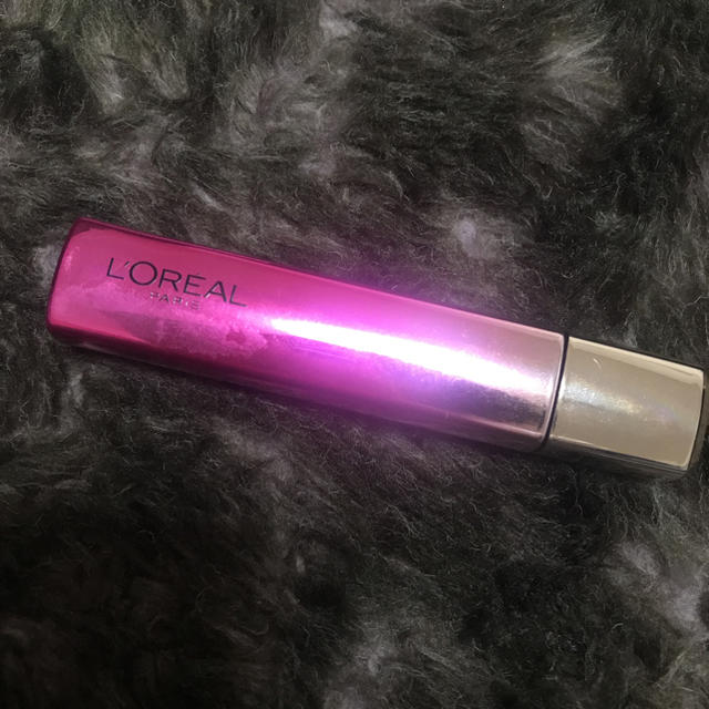 L'Oreal Paris(ロレアルパリ)のロレアルパリユイルカレス807 コスメ/美容のベースメイク/化粧品(リップグロス)の商品写真