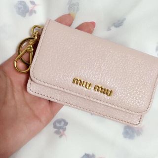 ミュウミュウ(miumiu)のmiumiu❤️カードケース(名刺入れ/定期入れ)