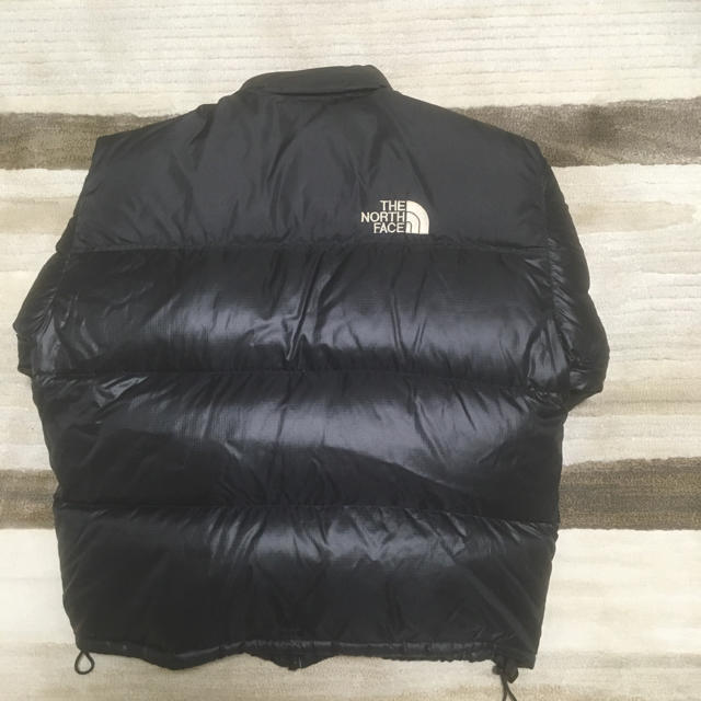 THE NORTH FACE(ザノースフェイス)のノースフエィス  黒ヌプシ  L  ストウポケット付き メンズのジャケット/アウター(ダウンジャケット)の商品写真