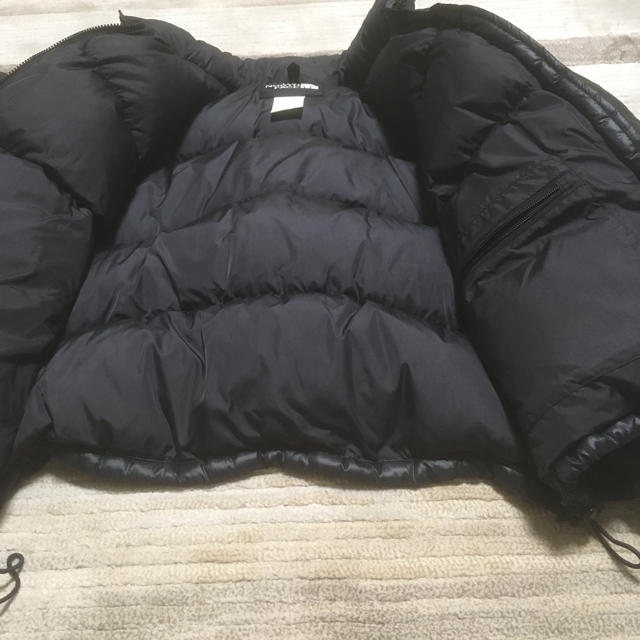 THE NORTH FACE(ザノースフェイス)のノースフエィス  黒ヌプシ  L  ストウポケット付き メンズのジャケット/アウター(ダウンジャケット)の商品写真