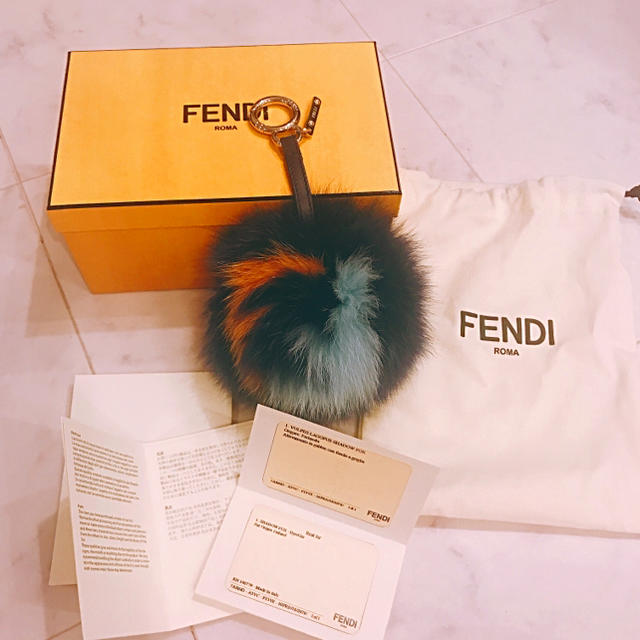 FENDI(フェンディ)のFENDIバックストラップチャーム ハンドメイドのファッション小物(バッグチャーム)の商品写真