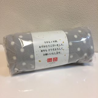 ユニクロ(UNIQLO)のユニクロ フリース ブランケット 限定デザイン グレー ドット ノベルティ(おくるみ/ブランケット)