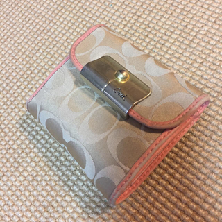 コーチ(COACH)の可愛い☆coach 二つ折 財布  ホームクリーニング済み(財布)