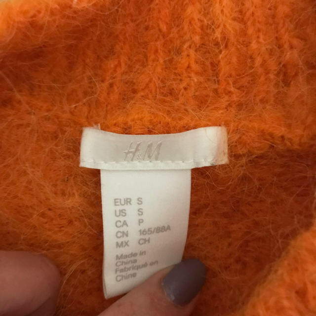H&M(エイチアンドエム)のH&M ビビッドオレンジビッグシルエットニット セーター レディースのトップス(ニット/セーター)の商品写真