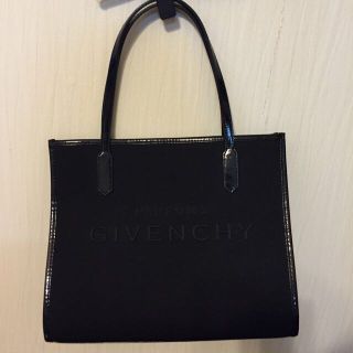 ジバンシィ(GIVENCHY)のGIVENCHYバッグ(トートバッグ)