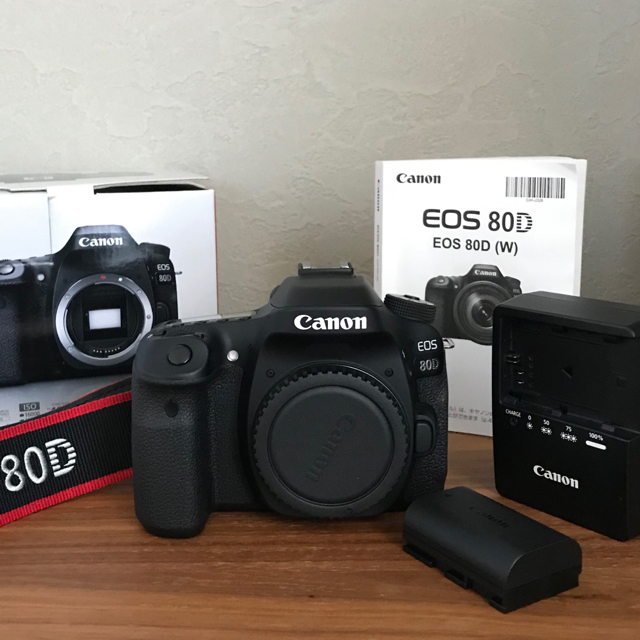 春夏新作 Canon - 【リョウ】Canon EOS80D ボディ デジタル一眼