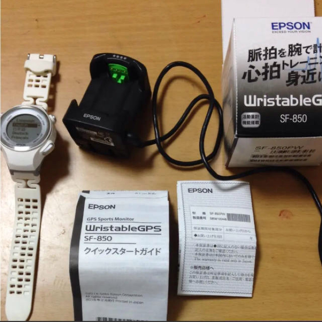 EPSON(エプソン)のEPSON WristableGPS SF-850 白色 スポーツ/アウトドアのランニング(その他)の商品写真