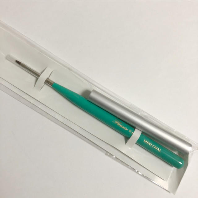 送料込・新品】フルーリア ミニオーバルブラシの通販 by ねぽ's shop