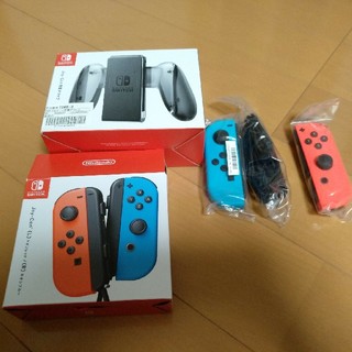 ニンテンドースイッチ(Nintendo Switch)のNintendo switch joy-con ジョイコン　ほぼ新品(家庭用ゲーム機本体)