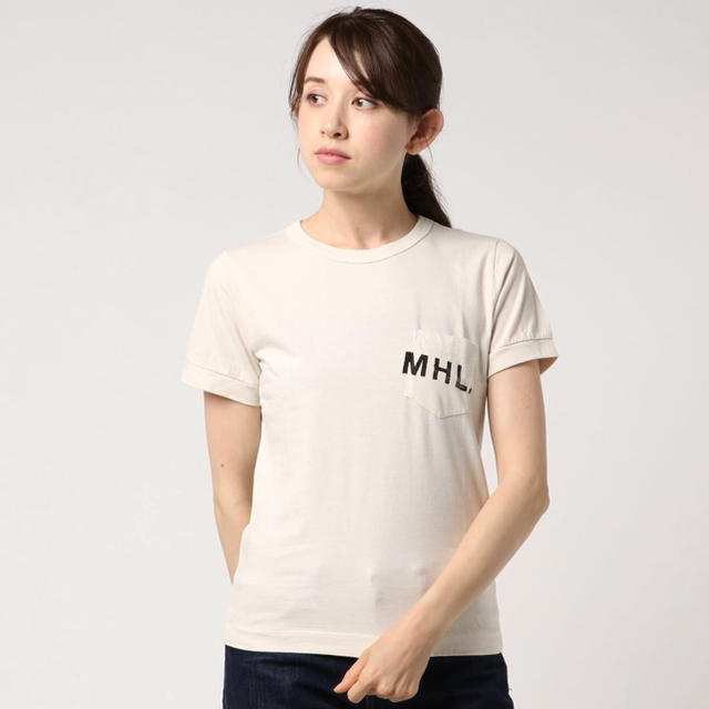 MARGARET HOWELL(マーガレットハウエル)のベージュロゴTシャツ《MHL.》 レディースのトップス(Tシャツ(半袖/袖なし))の商品写真