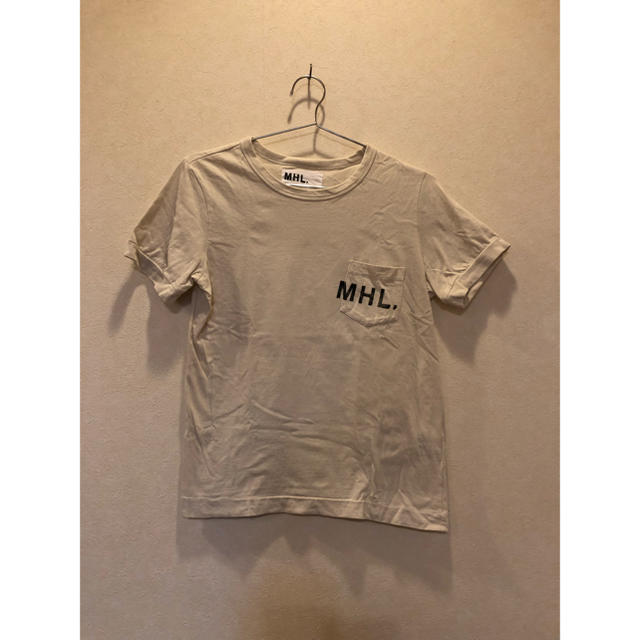 MARGARET HOWELL(マーガレットハウエル)のベージュロゴTシャツ《MHL.》 レディースのトップス(Tシャツ(半袖/袖なし))の商品写真