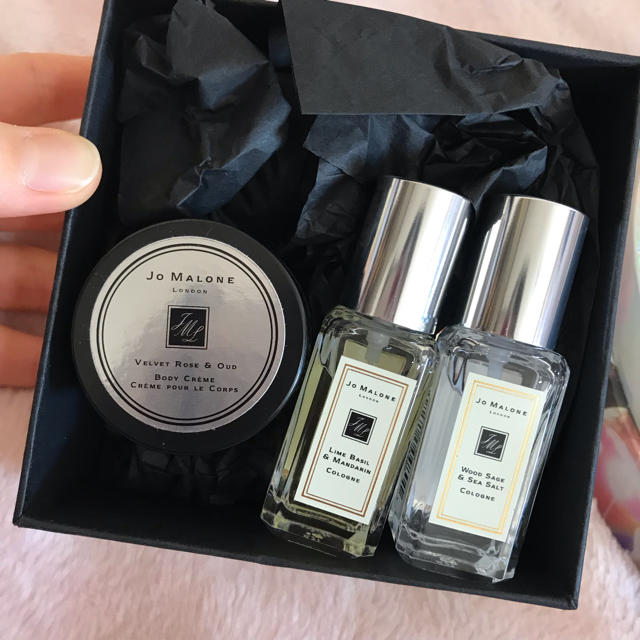 Jo Malone(ジョーマローン)の1/5までの出品 JO MALONE LONDON ボディクリーム+特典 コスメ/美容のボディケア(ボディクリーム)の商品写真