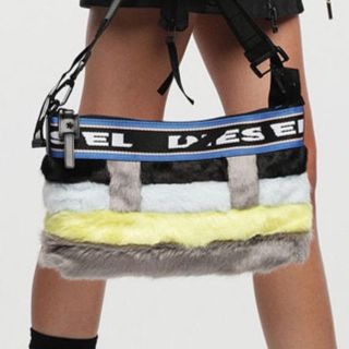 ディーゼル(DIESEL)のDIESEL ☆ フェイクファー ショルダーバッグ(ショルダーバッグ)