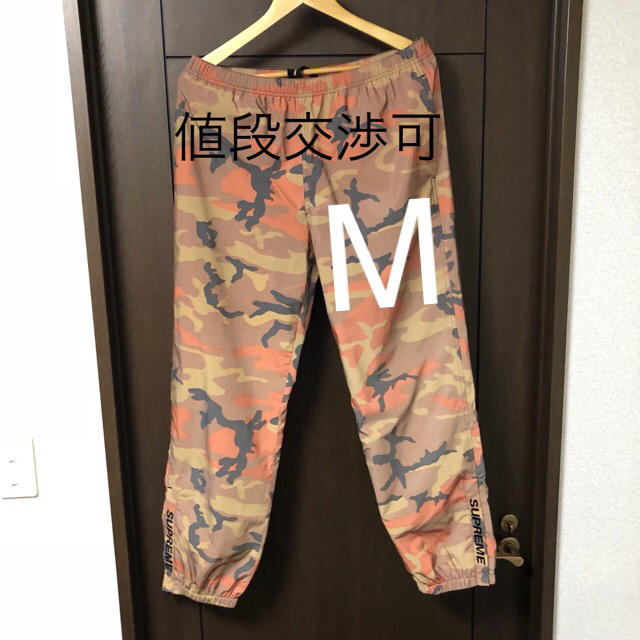 supreme パンツ カモ柄 迷彩 オレンジ 光が当たると色が変わります-