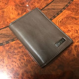 トゥミ(TUMI)の【美品】TUMI 定期入れ(名刺入れ/定期入れ)