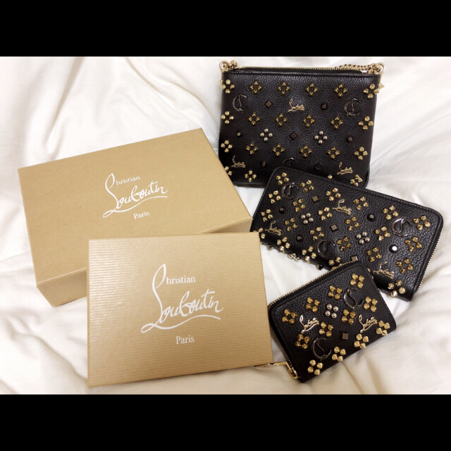 Christian Louboutin(クリスチャンルブタン)のまるさま専用 レディースのバッグ(ショルダーバッグ)の商品写真