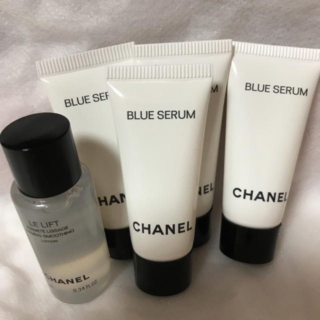 CHANEL(シャネル)のシャネル ブルーセラム4個 LE L ローション1個 コスメ/美容のスキンケア/基礎化粧品(美容液)の商品写真