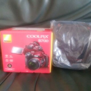 ニコン(Nikon)のNikon COOLPIX B700 新品未使用　カメラケース付き(コンパクトデジタルカメラ)