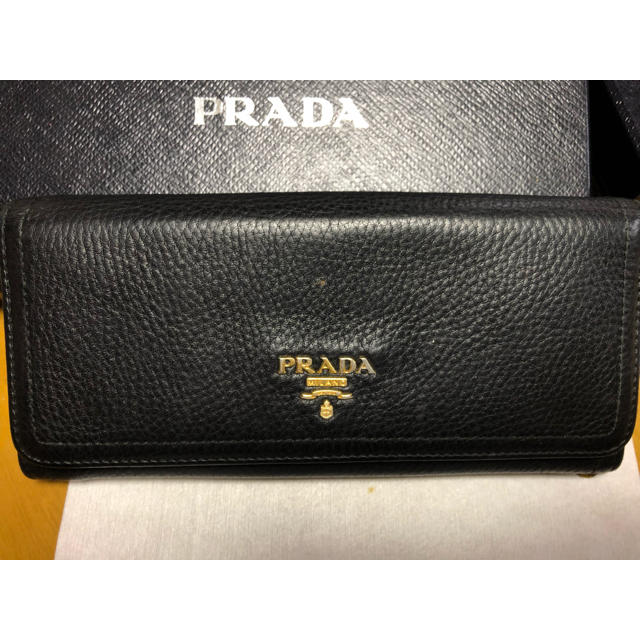 PRADA 財布