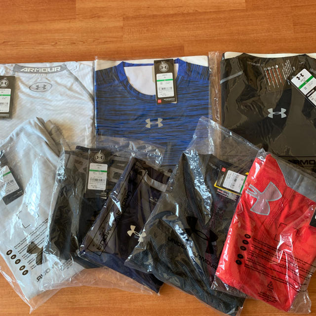 UNDER ARMOUR(アンダーアーマー)のアンダーアーマー福袋 別売り可能 スポーツ/アウトドアのトレーニング/エクササイズ(トレーニング用品)の商品写真