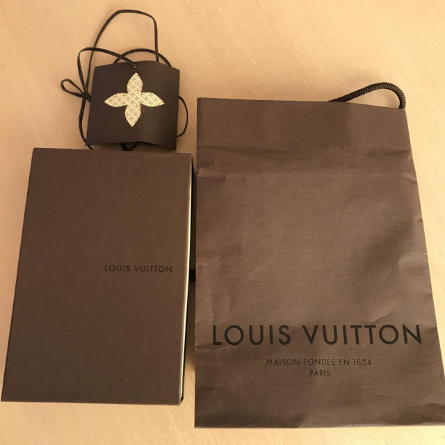 LOUIS VUITTON(ルイヴィトン)のルイヴィトン 空箱 レディースのバッグ(ショップ袋)の商品写真