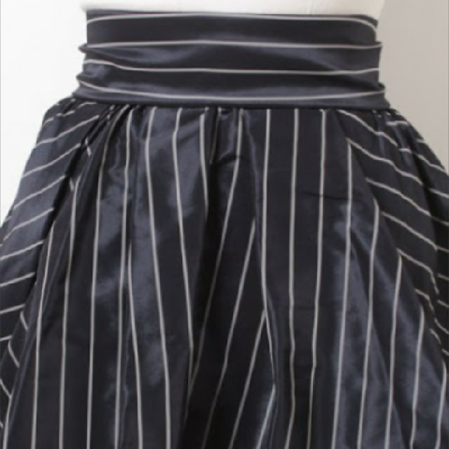 FRAY I.D(フレイアイディー)のﾌﾚｲｱｲﾃﾞｨｰ ﾌﾚｱｽｶｰﾄ レディースのスカート(ひざ丈スカート)の商品写真