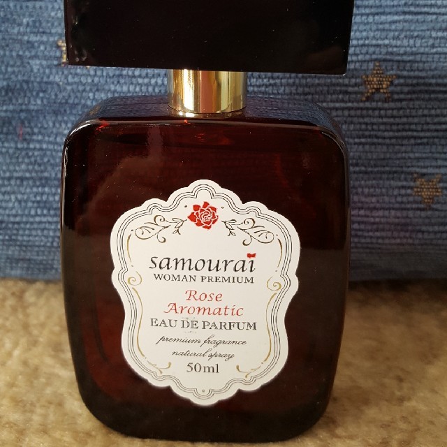 SAMOURAI(サムライ)のサムライウーマンプレミアム　ローズアロマティック　EDP  50ml コスメ/美容の香水(香水(女性用))の商品写真