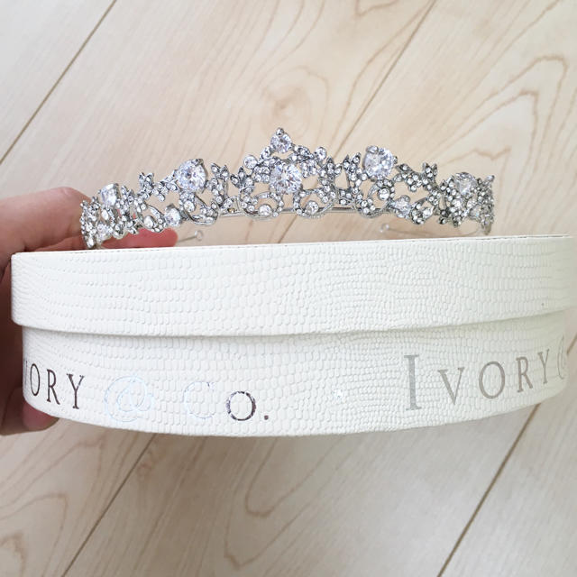 Vera Wang(ヴェラウォン)のIvory & Co ティアラ Clementine ハンドメイドのウェディング(ヘッドドレス/ドレス)の商品写真