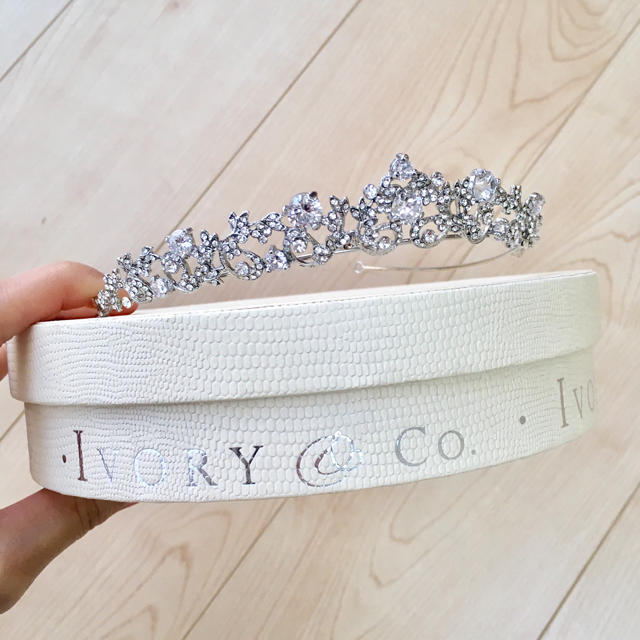 Vera Wang(ヴェラウォン)のIvory & Co ティアラ Clementine ハンドメイドのウェディング(ヘッドドレス/ドレス)の商品写真