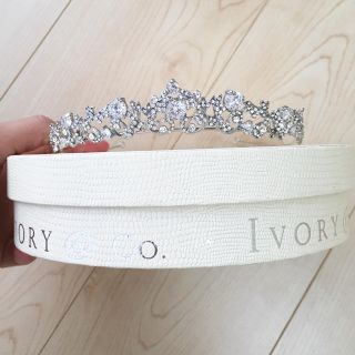 ヴェラウォン(Vera Wang)のIvory & Co ティアラ Clementine(ヘッドドレス/ドレス)