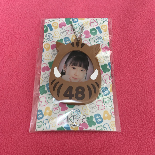 AKB48(エーケービーフォーティーエイト)の鈴木くるみ 2019年 福袋 キーホルダー エンタメ/ホビーのタレントグッズ(アイドルグッズ)の商品写真