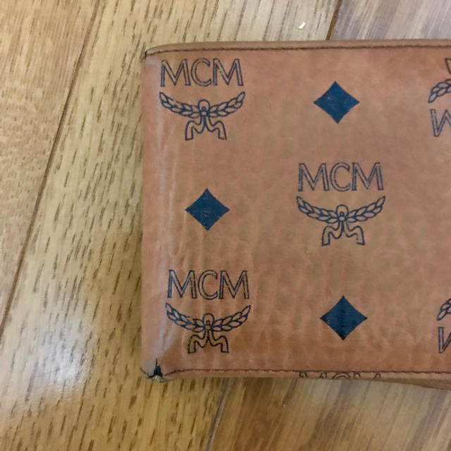 MCM(エムシーエム)のMCM 折りたたみ財布 メンズのファッション小物(折り財布)の商品写真