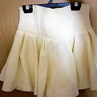 スナイデル(SNIDEL)のスカートショートパンツ  White(ショートパンツ)