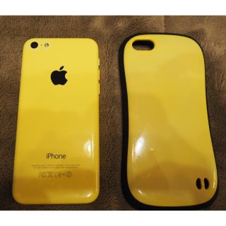 アップル(Apple)のiPhone5c 本体と専用ケース(スマートフォン本体)