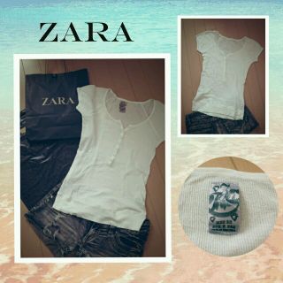 ザラ(ZARA)のZARA Tシャツ(Tシャツ(半袖/袖なし))