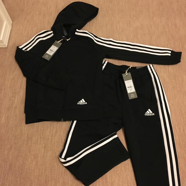 adidas(アディダス)のadidas セットアップ 130☆新品未使用！ キッズ/ベビー/マタニティのキッズ服男の子用(90cm~)(その他)の商品写真