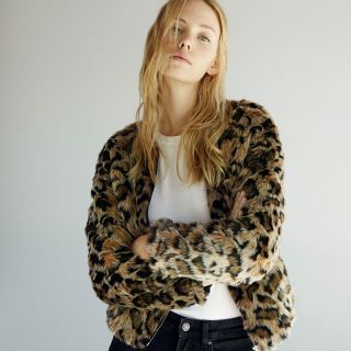 ベルシュカ(Bershka)のレオパードプリントフェイクファージャケット(毛皮/ファーコート)