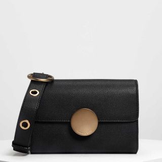 チャールズアンドキース(Charles and Keith)のCharles&Keith クロスボディバック(ショルダーバッグ)