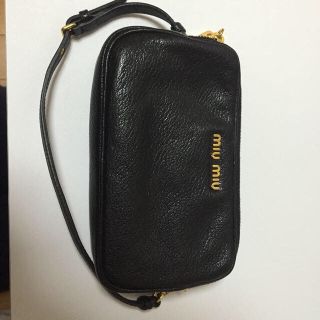 ミュウミュウ(miumiu)の美品 miu miu ポーチ(ポーチ)