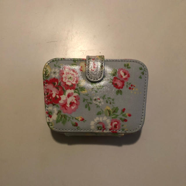 Cath Kidston(キャスキッドソン)のCath Kidston 新品未使用 コスメ/美容のコスメ/美容 その他(その他)の商品写真