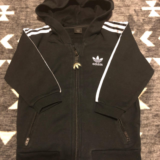 adidas(アディダス)のadidas アディダスキッズ パーカー  キッズ/ベビー/マタニティのキッズ服男の子用(90cm~)(ジャケット/上着)の商品写真