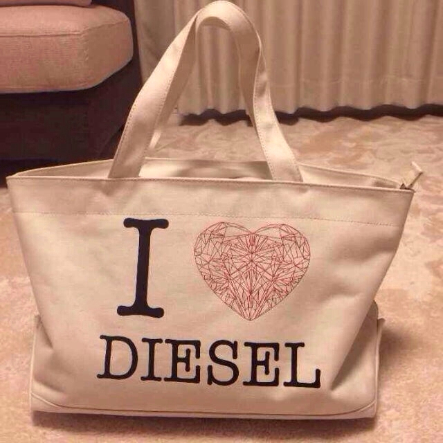 DIESEL(ディーゼル)のディーゼル キャンパストートバッグ レディースのバッグ(トートバッグ)の商品写真