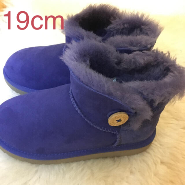 UGG(アグ)のUGG ショートブーツ キッズ 19.0センチ キッズ/ベビー/マタニティのキッズ靴/シューズ(15cm~)(ブーツ)の商品写真