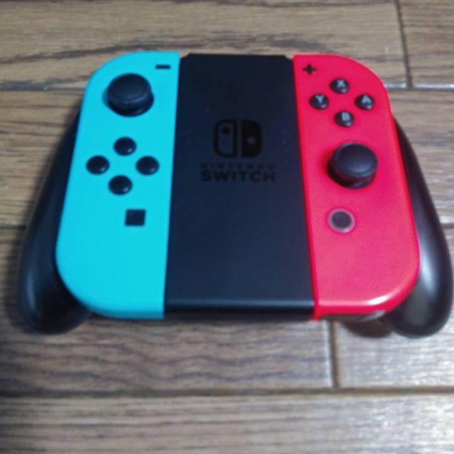 ゲームソフト/ゲーム機本体ニンテンドースイッチ　充電器グリップ付き